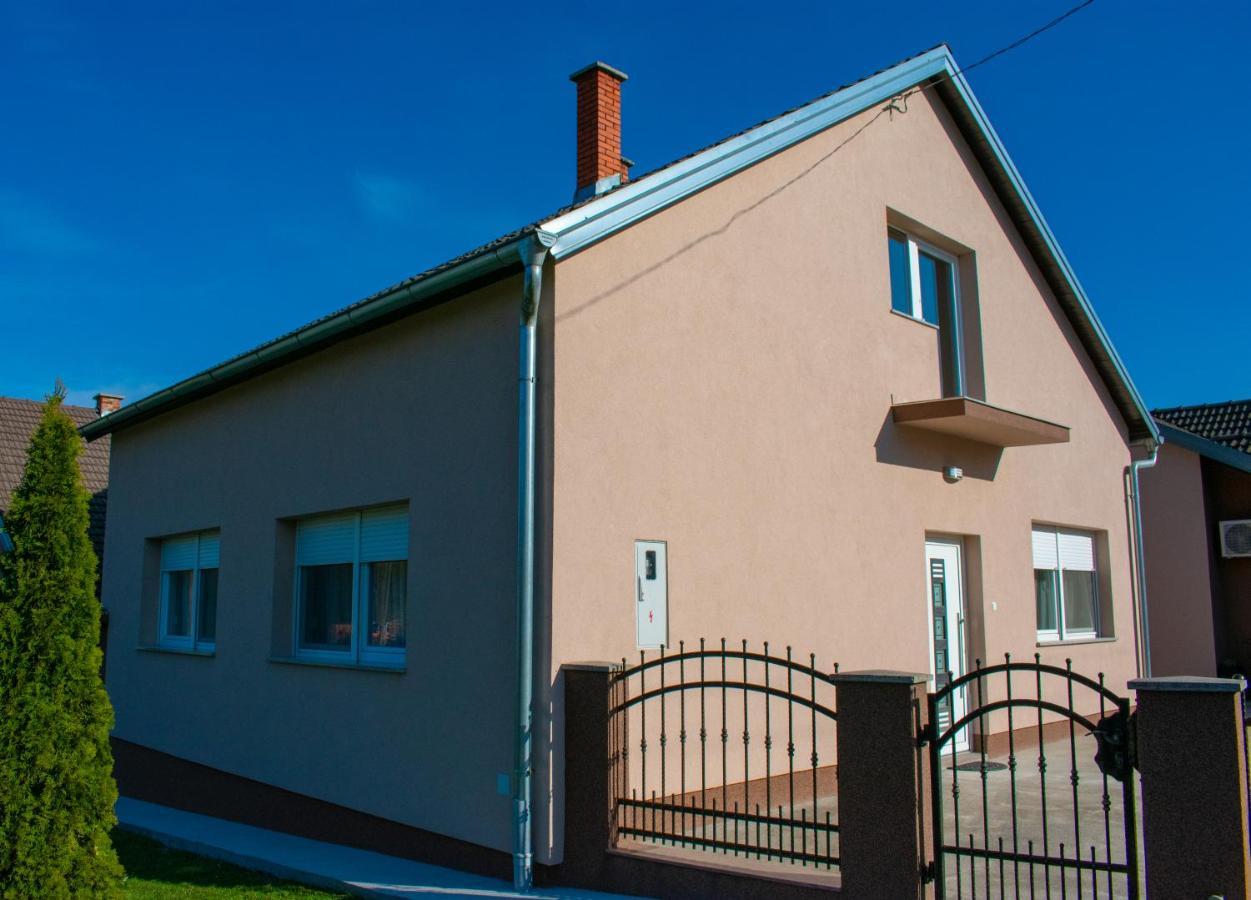 Apartman I Studio Apartman Vitana Garesnica Exterior photo
